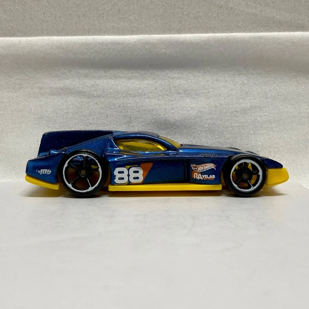 Vintage Hot Wheels Formul8r 2005 Blue #88 Die-cast 1/64 HW Collect Toy Car GUC